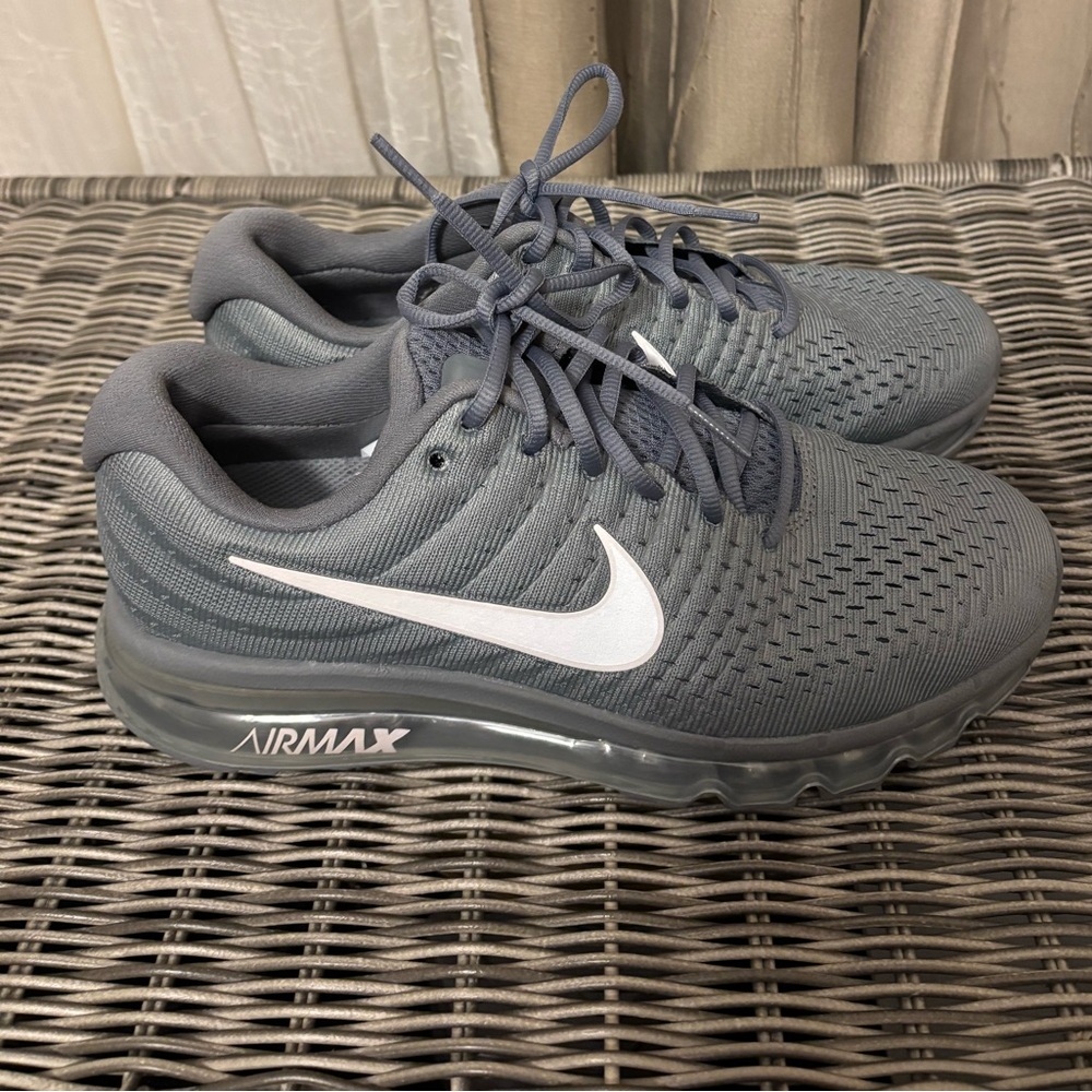Womens  air max 270 like new worn 2x